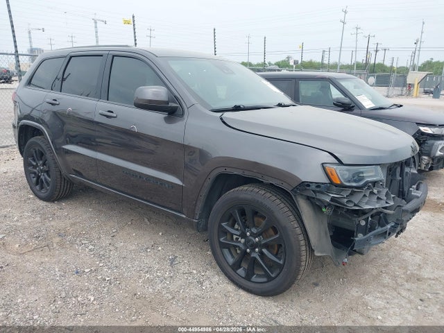 Salvage Jeep Grand Cherokee Image