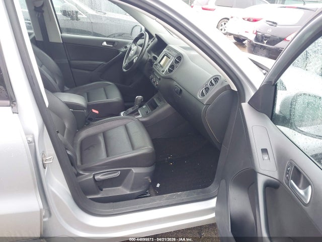 Volkswagen Tiguan S