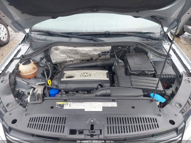 Volkswagen Tiguan S