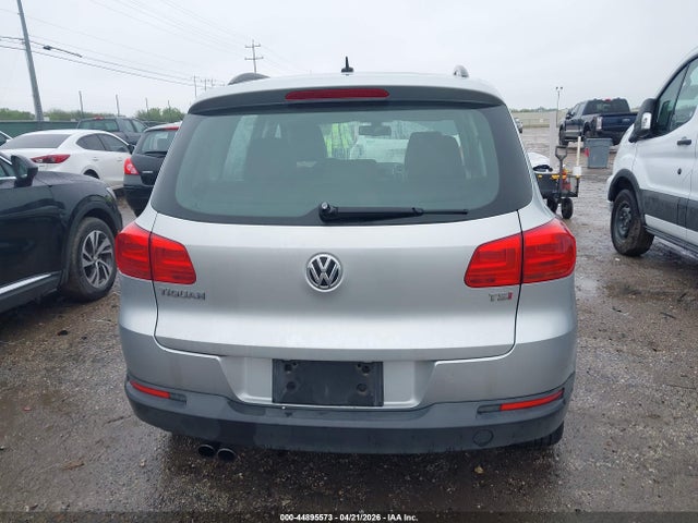 Volkswagen Tiguan S