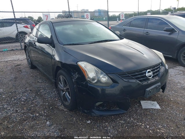 Salvage Nissan Altima Image