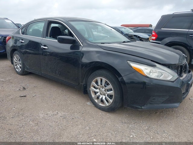 Salvage Nissan Altima Image