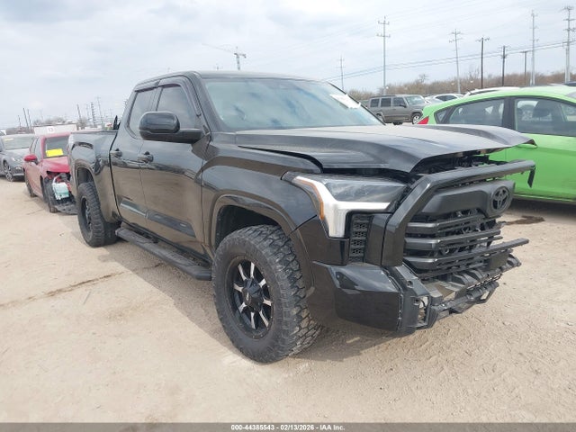 Salvage Toyota Tundra Image