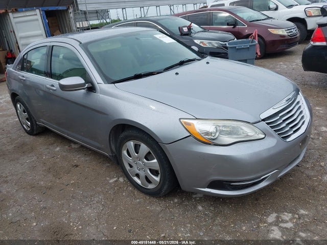 Salvage Chrysler 200 Image