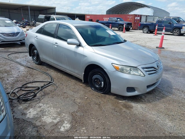Salvage Toyota Camry Image