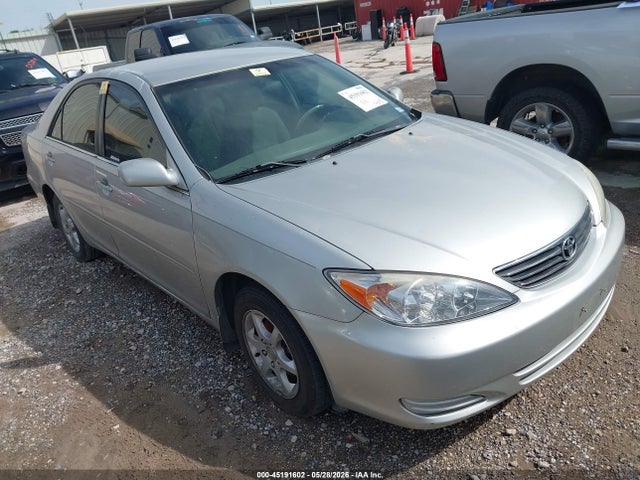 Salvage Toyota Camry Image
