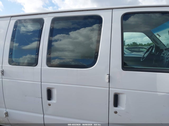 Ford E-150 Commercial