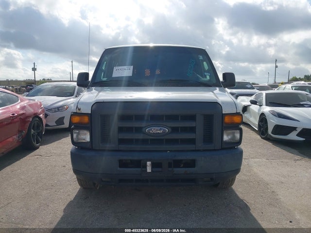 Ford E-150 Commercial