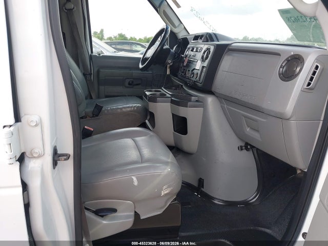 Ford E-150 Commercial