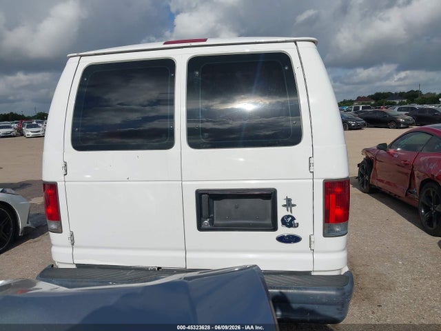 Ford E-150 Commercial