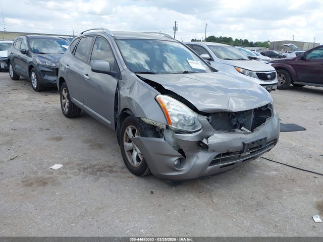Salvage Nissan Rogue Image