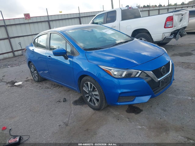 Salvage Nissan Versa Image