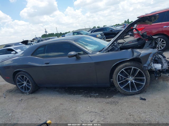 Dodge Challenger 392 Hemi Scat Pack Shaker