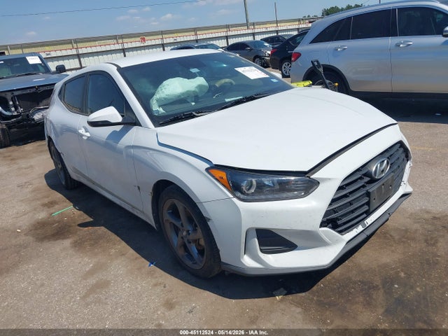 Salvage Hyundai VELOSTER Image