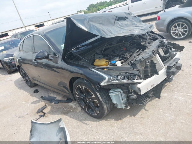 Salvage Kia K5 Image