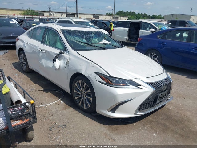 Salvage Lexus Es Image