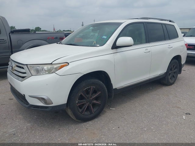 Toyota Highlander Base V6