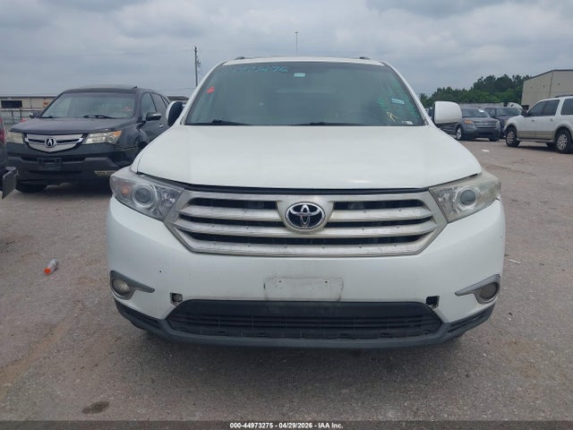 Toyota Highlander Base V6