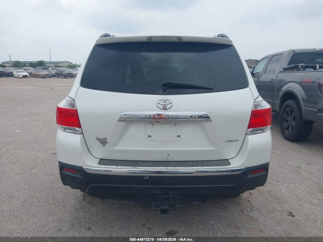 Toyota Highlander Base V6