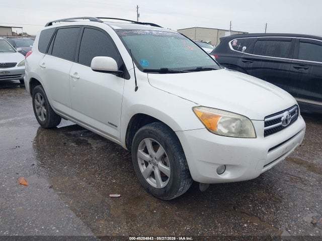 Salvage Toyota RAV4 Image