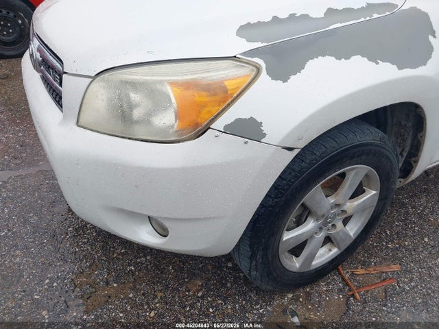 Toyota RAV4 Limited V6
