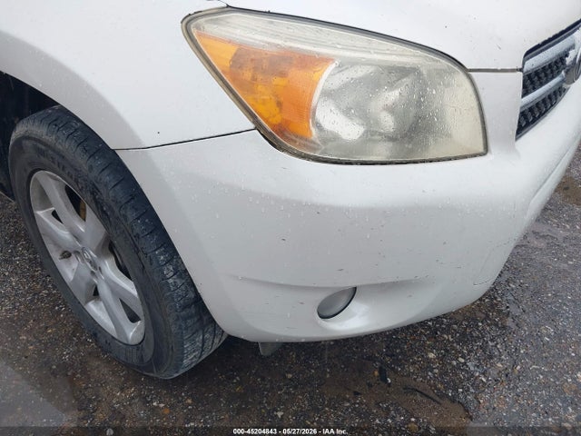 Toyota RAV4 Limited V6