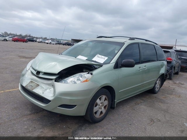 Toyota Sienna Le