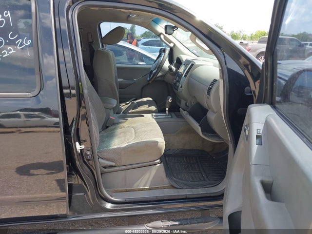 Nissan Frontier Sv