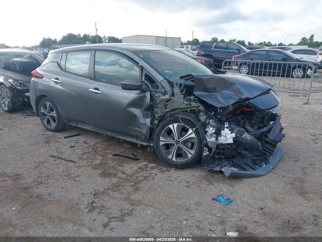 Salvage Nissan LEAF Image