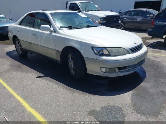 Salvage Lexus Es Image