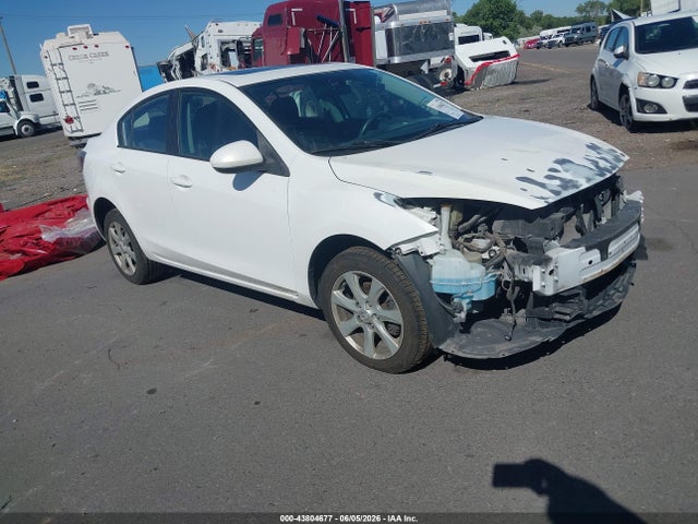 Salvage Mazda Mazda3 Image