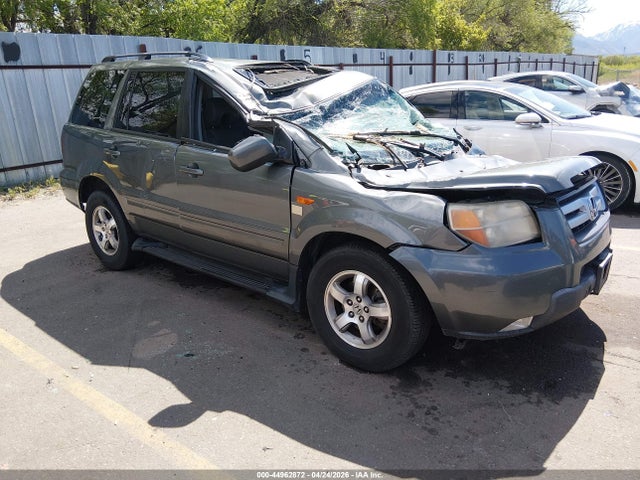 Salvage Honda Pilot Image
