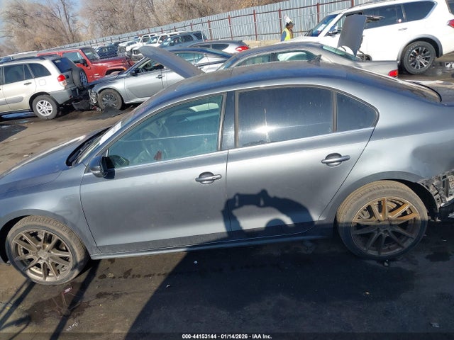 Volkswagen Jetta 1.8t Se