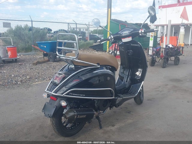 Vespa Primavera Sprint 150
