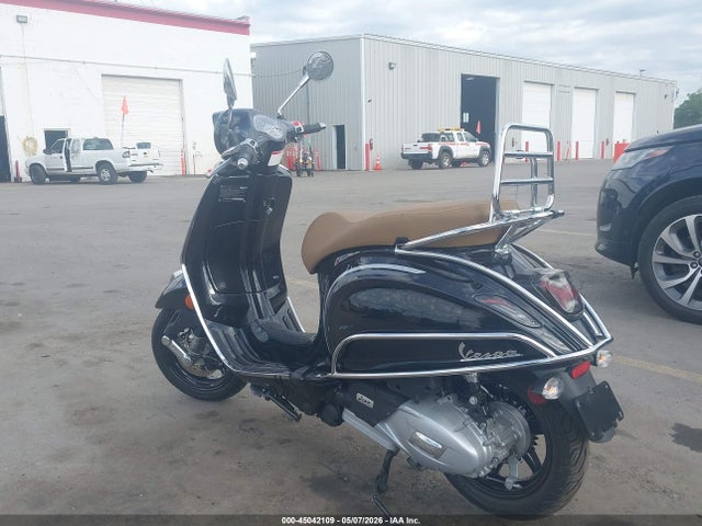 Vespa Primavera Sprint 150