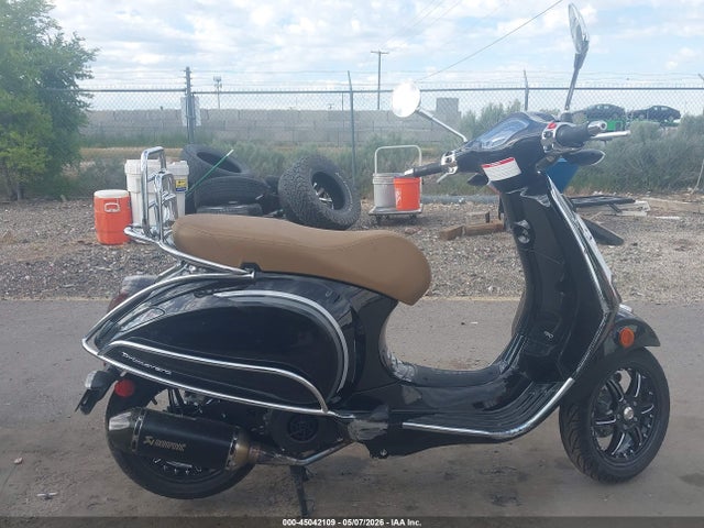 Vespa Primavera Sprint 150