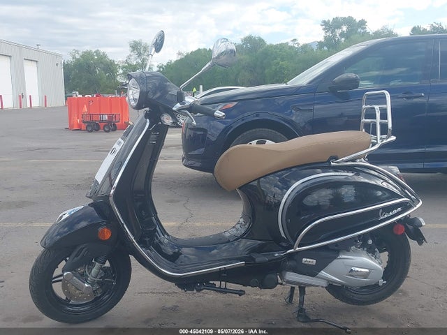 Vespa Primavera Sprint 150