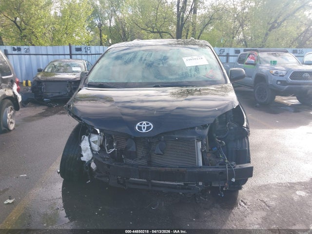 Toyota Sienna Xle