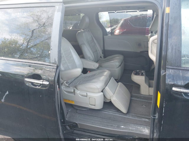 Toyota Sienna Xle