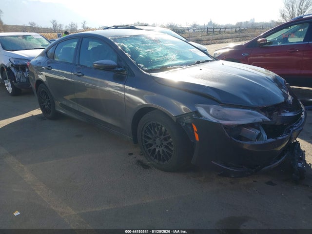 Salvage Chrysler 200 Image