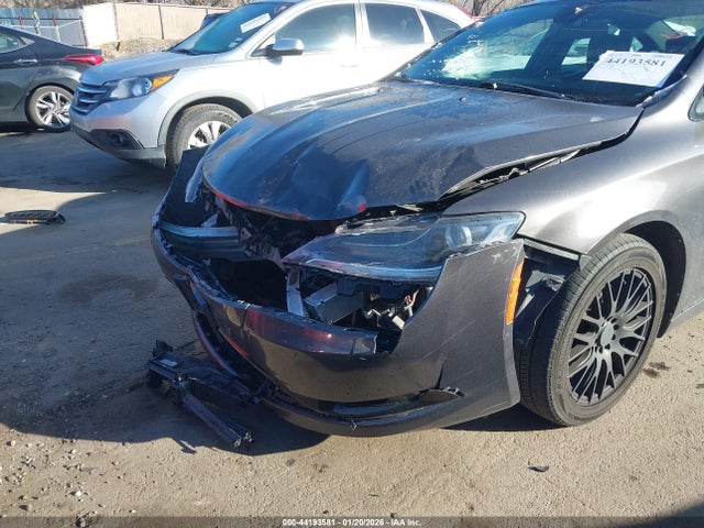 Chrysler 200 S