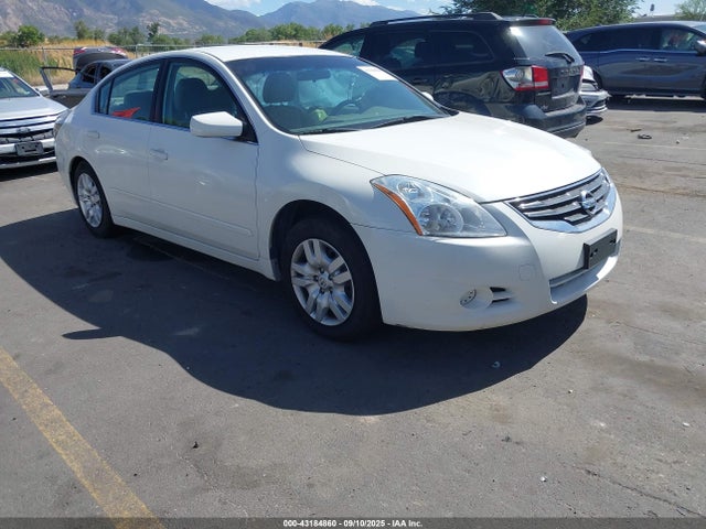 Salvage Nissan Altima Image