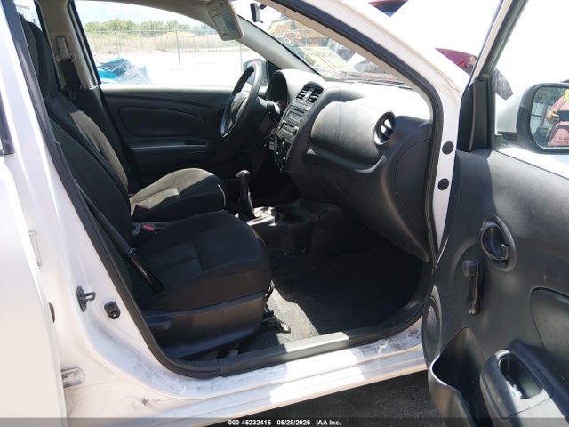 Nissan Versa 1.6 S