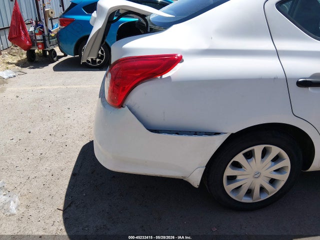 Nissan Versa 1.6 S