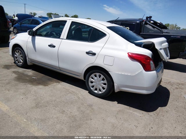 Nissan Versa 1.6 S