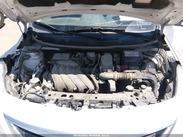 Nissan Versa 1.6 S