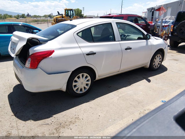 Nissan Versa 1.6 S