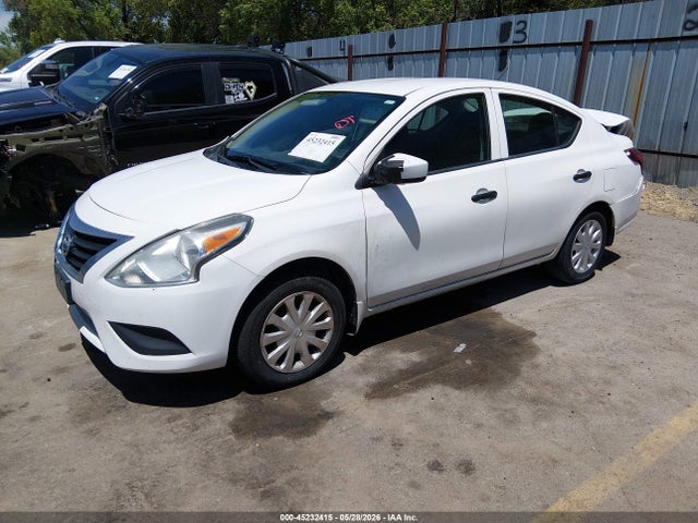 Nissan Versa 1.6 S