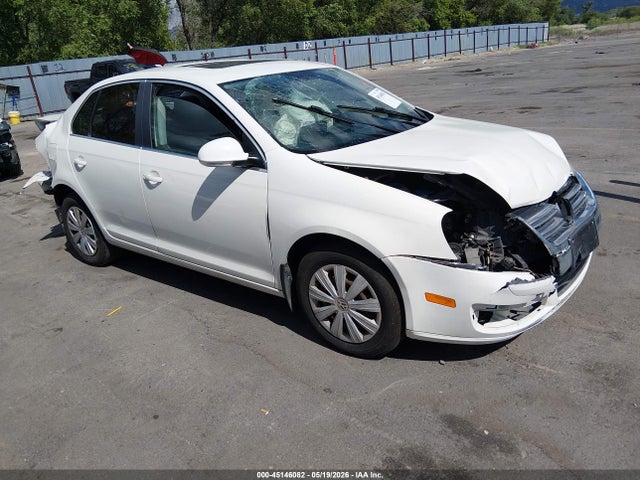 Salvage Volkswagen Jetta Image