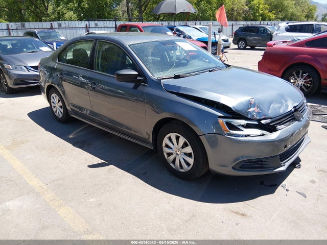 Salvage Volkswagen Jetta Image